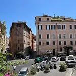 Renaissance Square, Bright Apt